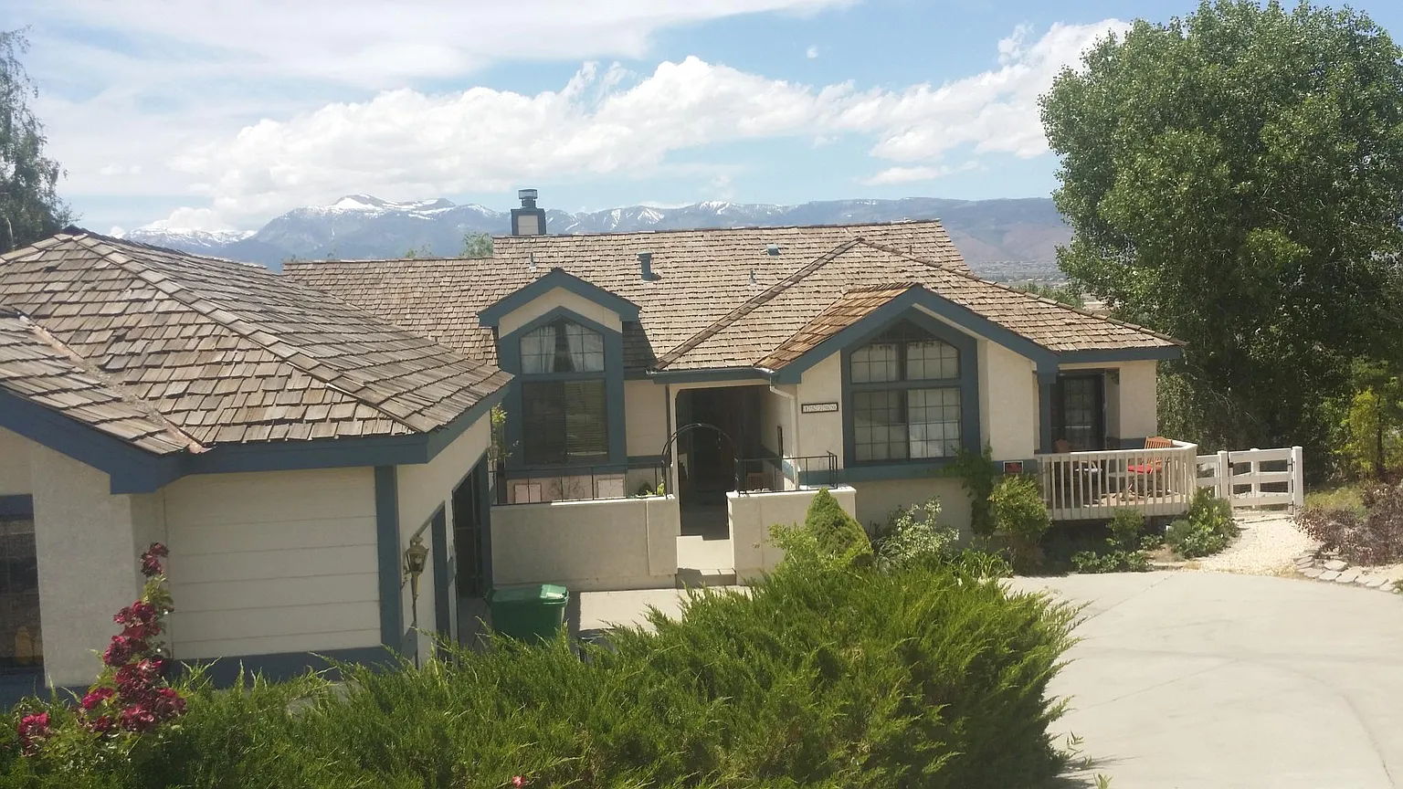 15700 Minnetonka Cir photo 1