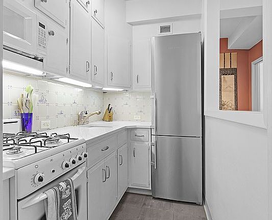 5th image of 11 E 87th St APT 12A