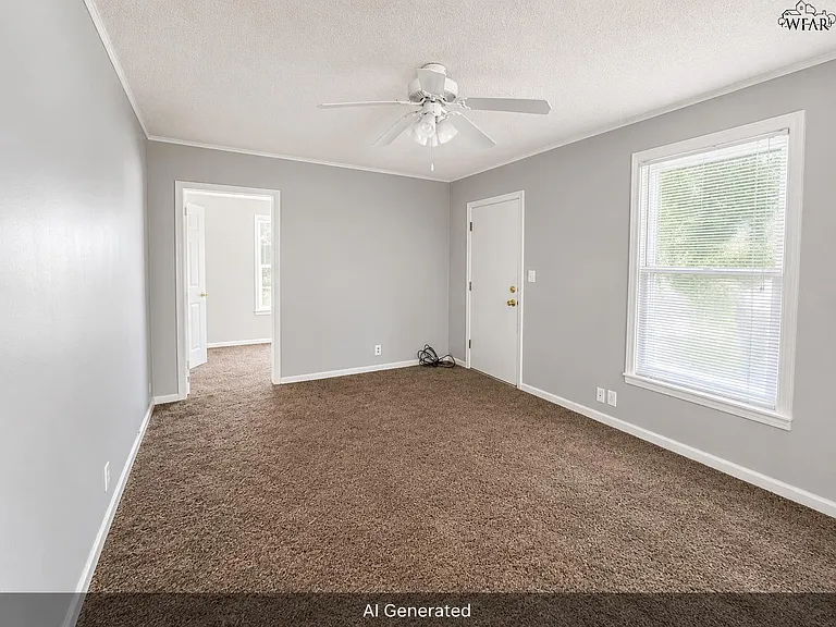 2102 Taylor St — Photo 6