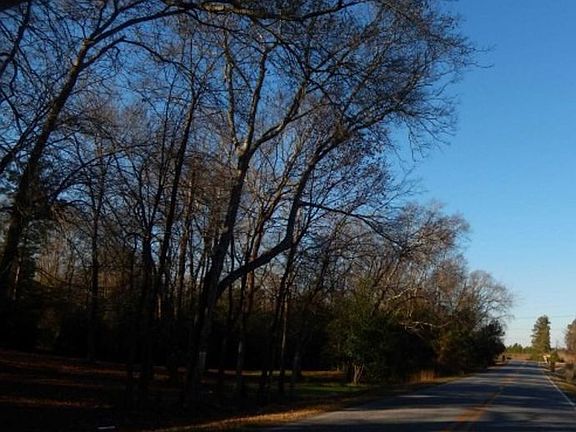 Exterior Neighborhood (street photo)