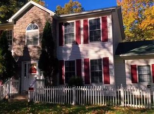 105 Pipher Rd, Bushkill, PA 18324