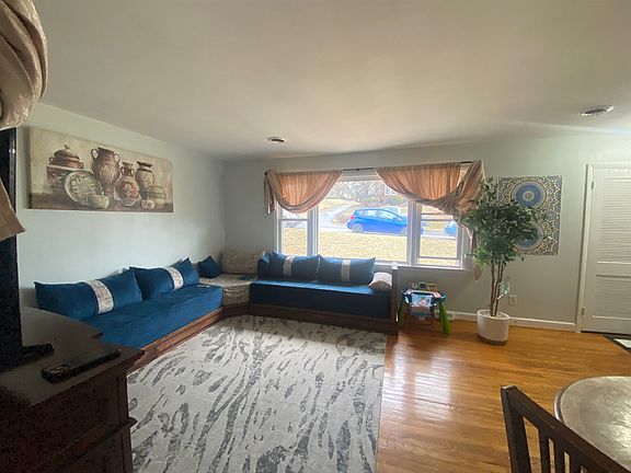 5th image of 1439 Crawford Ave