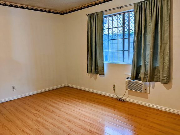 BEDROOM #1