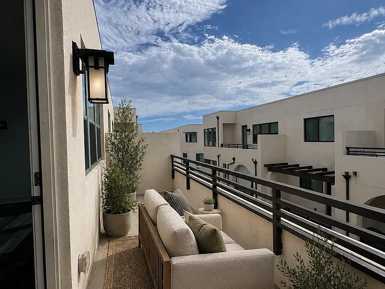 West facing balcony (looking south)