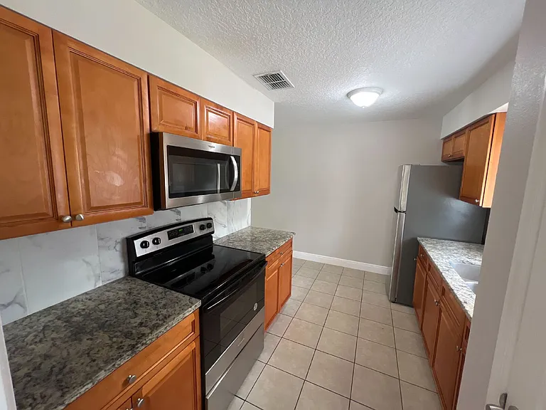 152 Julie Ln — Photo 3