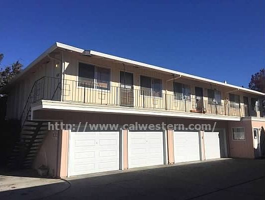 2nd image of 978 Keltner Ave #4