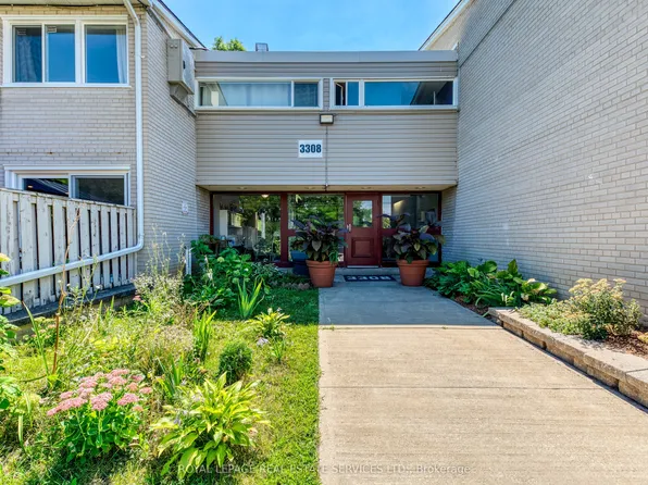 3308 The Credit Woodlands Unit 9, Mississauga, ON L5C 2J8