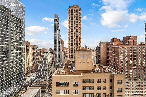 Rented by Sotheby's International Realty | media 16