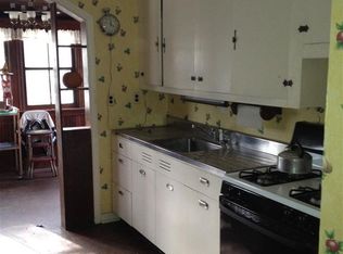 19 Johnson St, Lake Peekskill, NY 10537