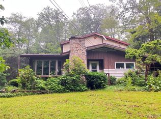 7458 Chestnut Ridge Rd, Orchard Park, NY 14127