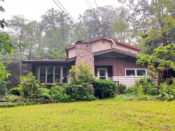 7458 Chestnut Ridge Rd, Orchard Park, NY 14127