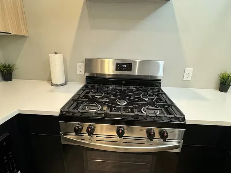 108-110 S Lincoln Pl — Photo 30