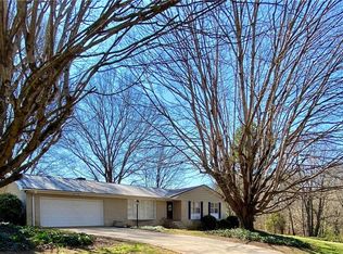 106 Crestview Dr, Mocksville, NC 27028