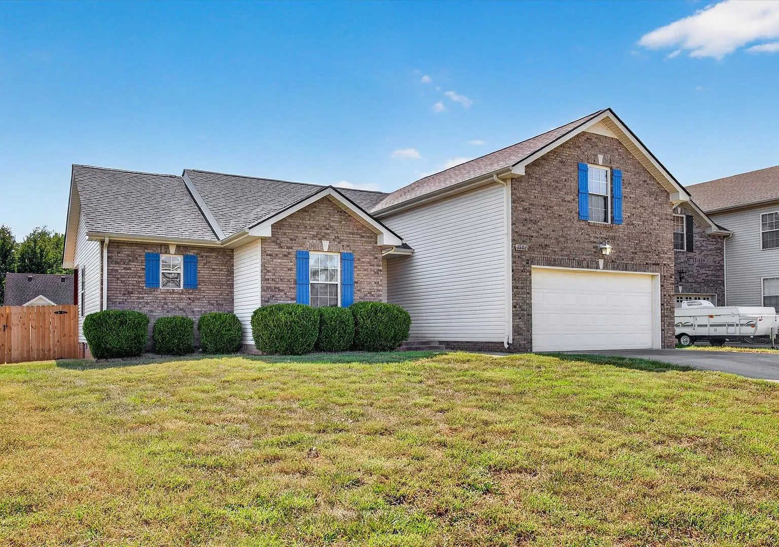 Pet Friendly Three Bedroom with Bonus! — Photo 2