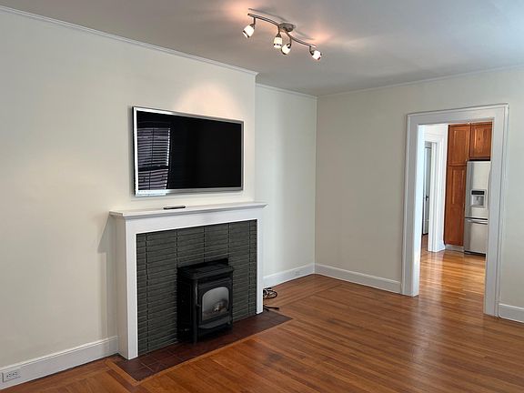 5th image of 356 Pierce St #4