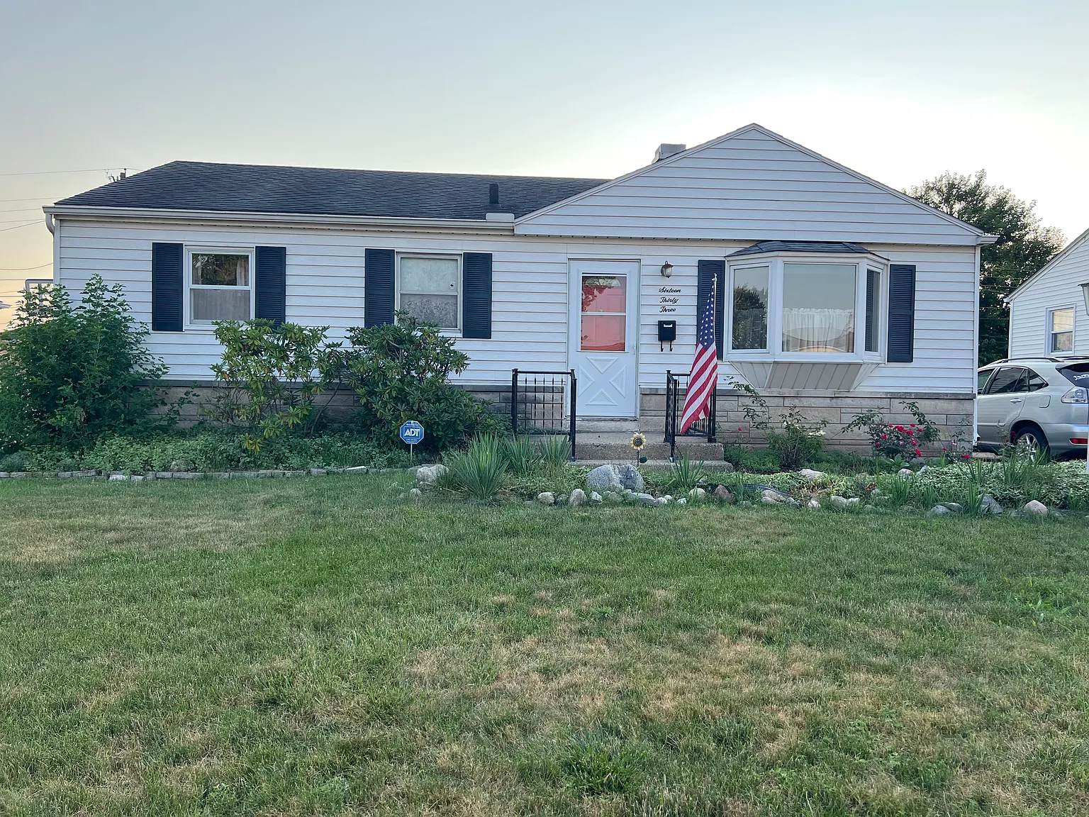 3 bed, 950 sqft, $1,800 — Photo 1