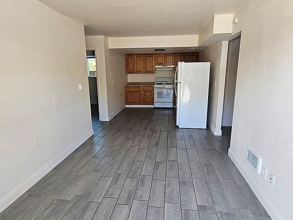 3rd image of 211 California St #B
