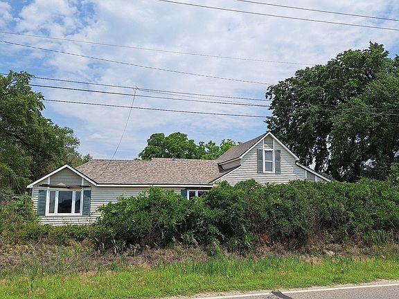 2nd image of 906 E 43rd Ave