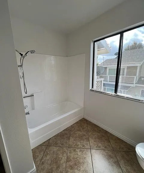 7893 Cerritos Ave — Photo 15