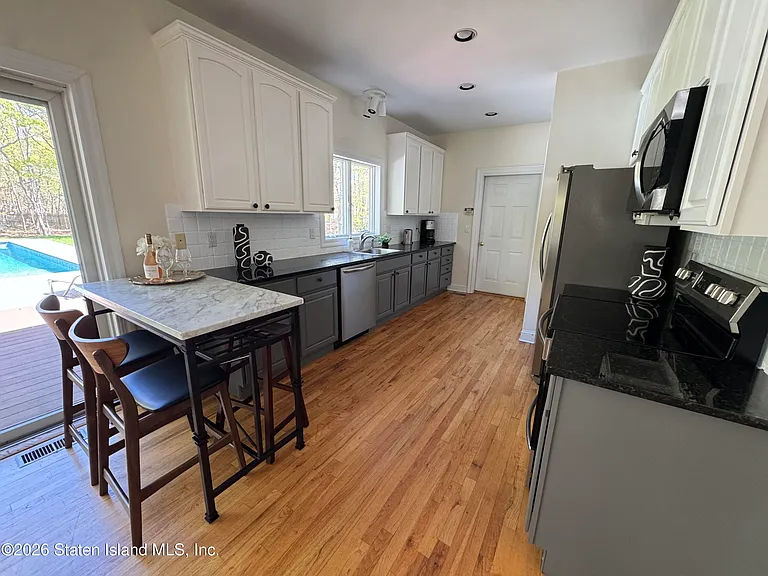 4 Bennett Dr — Photo 9