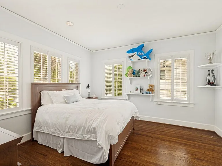 4352 Livingston Ave — Photo 22