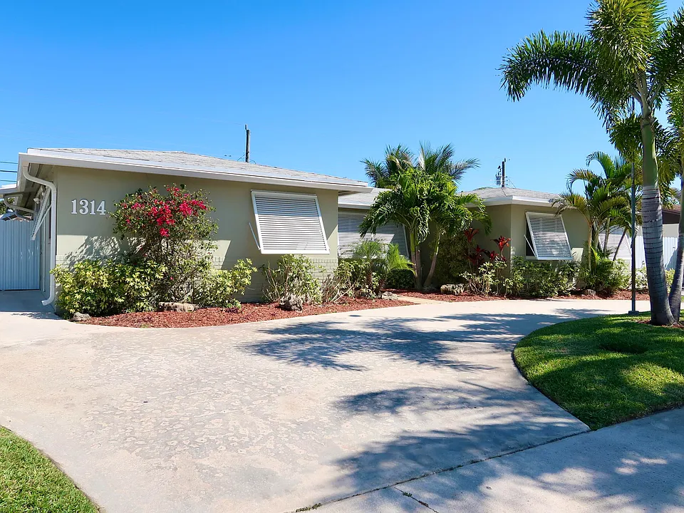1314 Barrington Dr