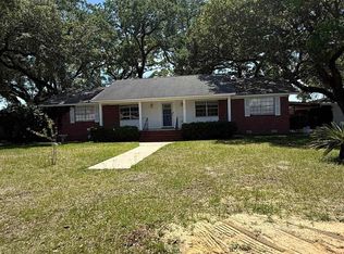 6107 Confederate Dr, Pensacola, FL 32503