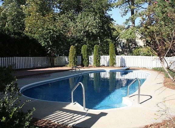 3rd image of 471 Park Manor Dr NW