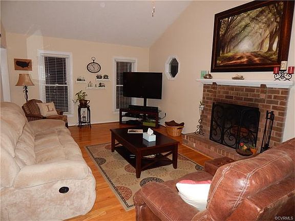 4th image of 2900 Sand Hills Dr