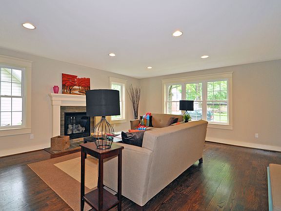 5th image of 3122 Columbus Ave