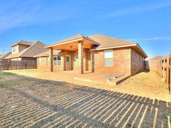 3rd image of 19217 Garden Creek Ln