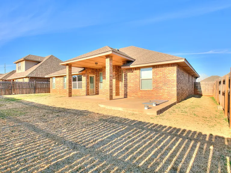 19217 Garden Creek Ln — Photo 3