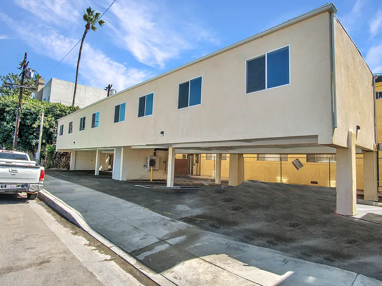13808 Moorpark St #D — Photo 10