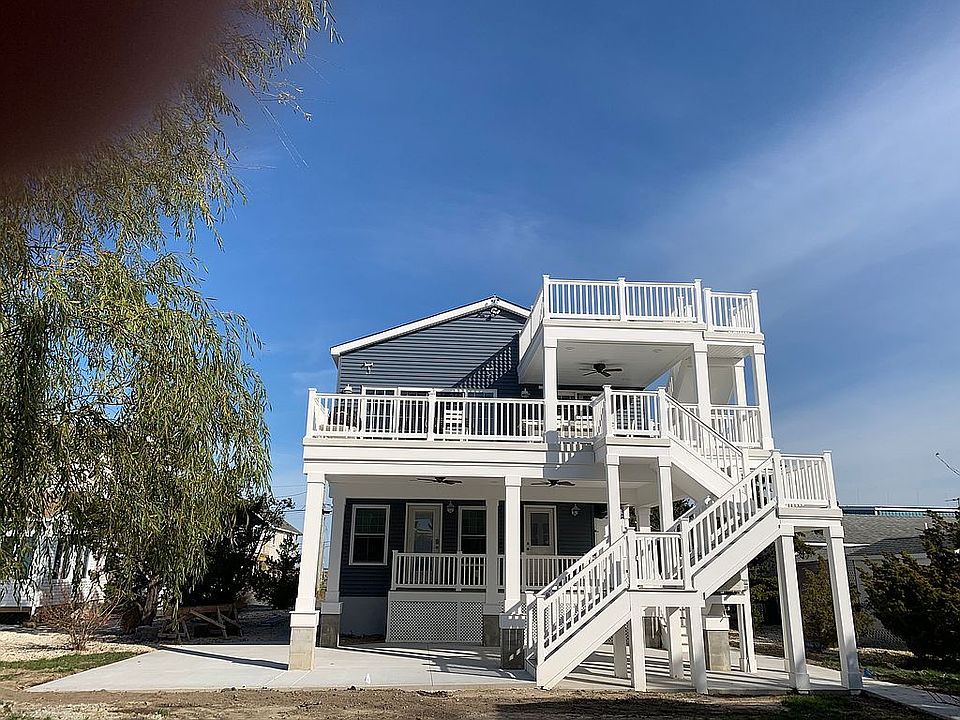 2nd image of 15 Meadow View Ln