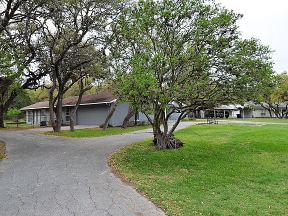 3rd image of 4845 Spreading Oak Dr