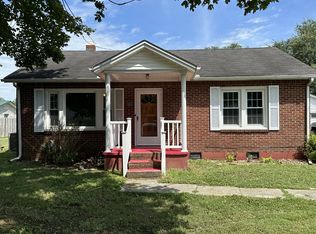 502 Courthouse View St, Lafayette, TN 37083