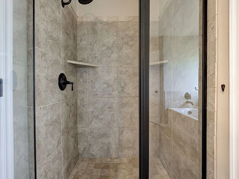 915 Lazywood Dr — Photo 28