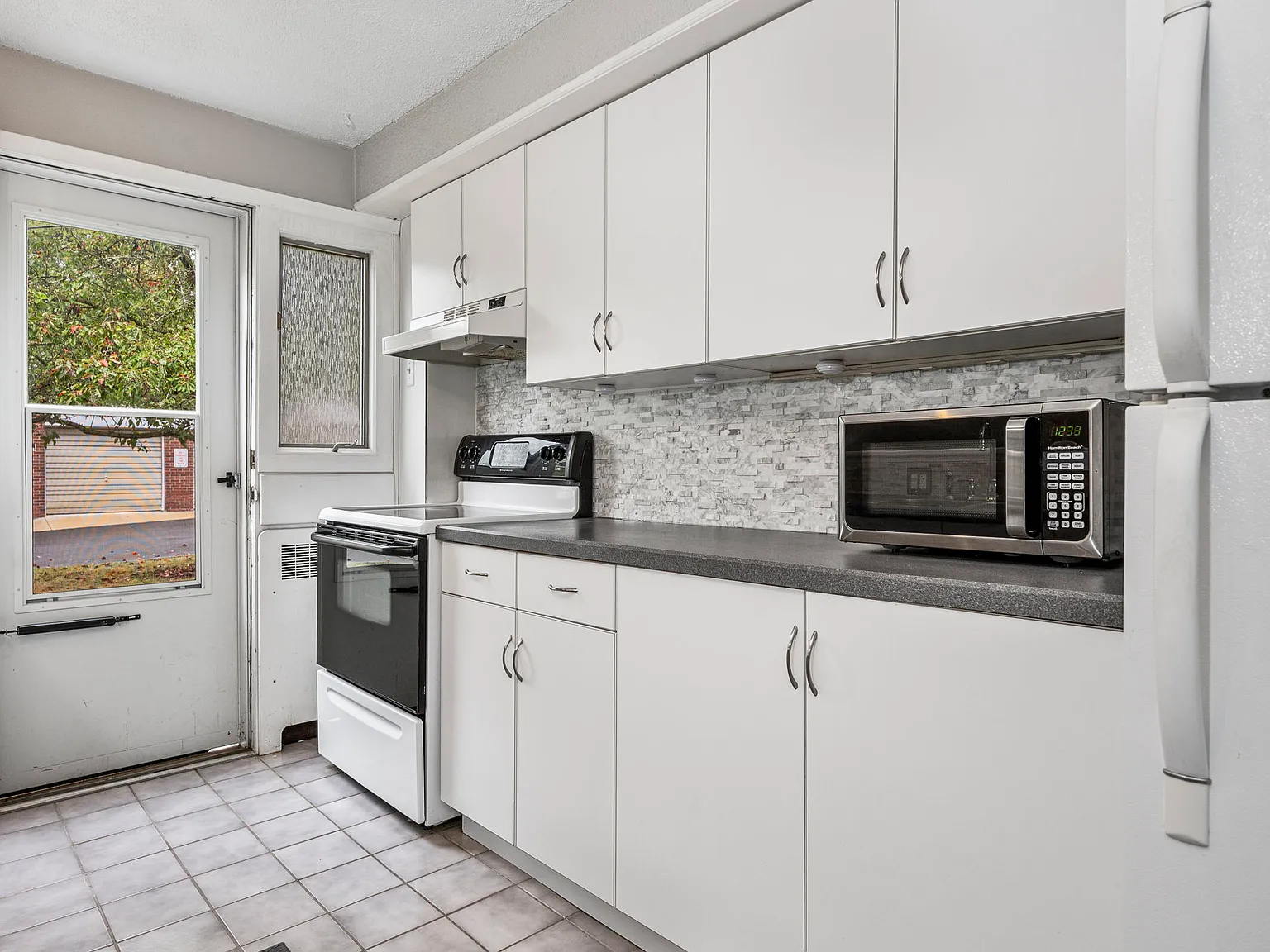 2 bed, 928 sqft, $1,400 — Photo 4
