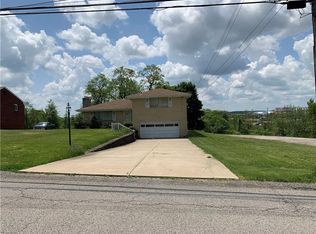 110 S Patton Dr, Coraopolis, PA 15108