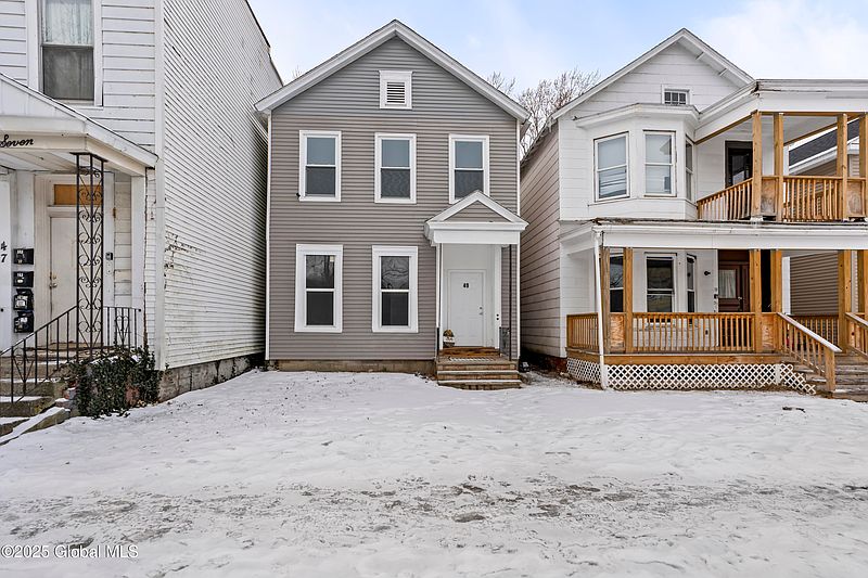 2nd image of 49 6th Avenue