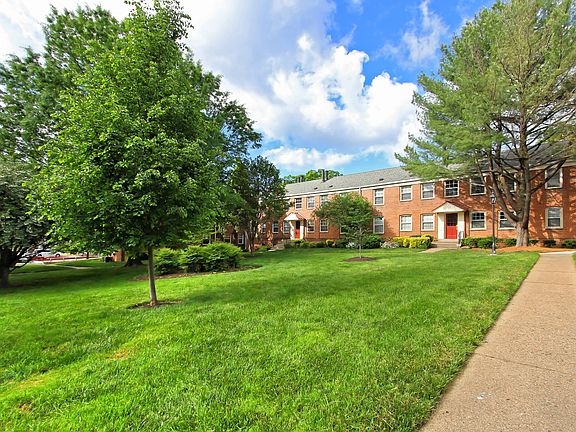 2nd image of 2811 Arlington Blvd APT 202