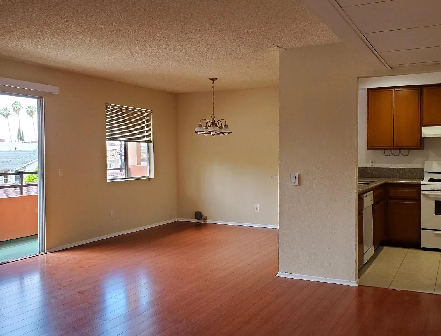 1171 Allen Ave — Photo 4