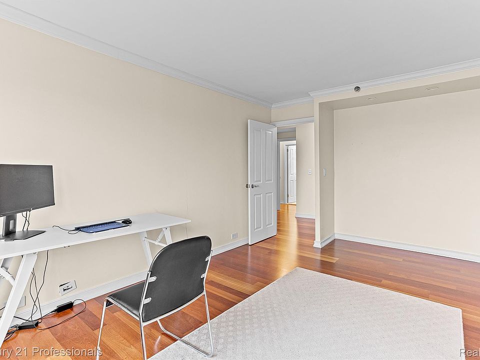 5000 Town Ctr Suite 1704, photo 10