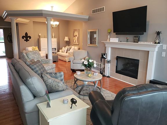 3rd image of 6967 Cottonwood Ct