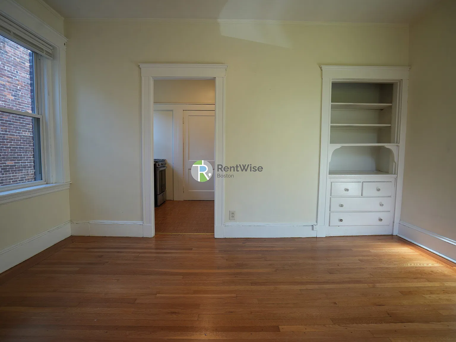 3 bed, 1.0 bath, $3,200 — Photo 3
