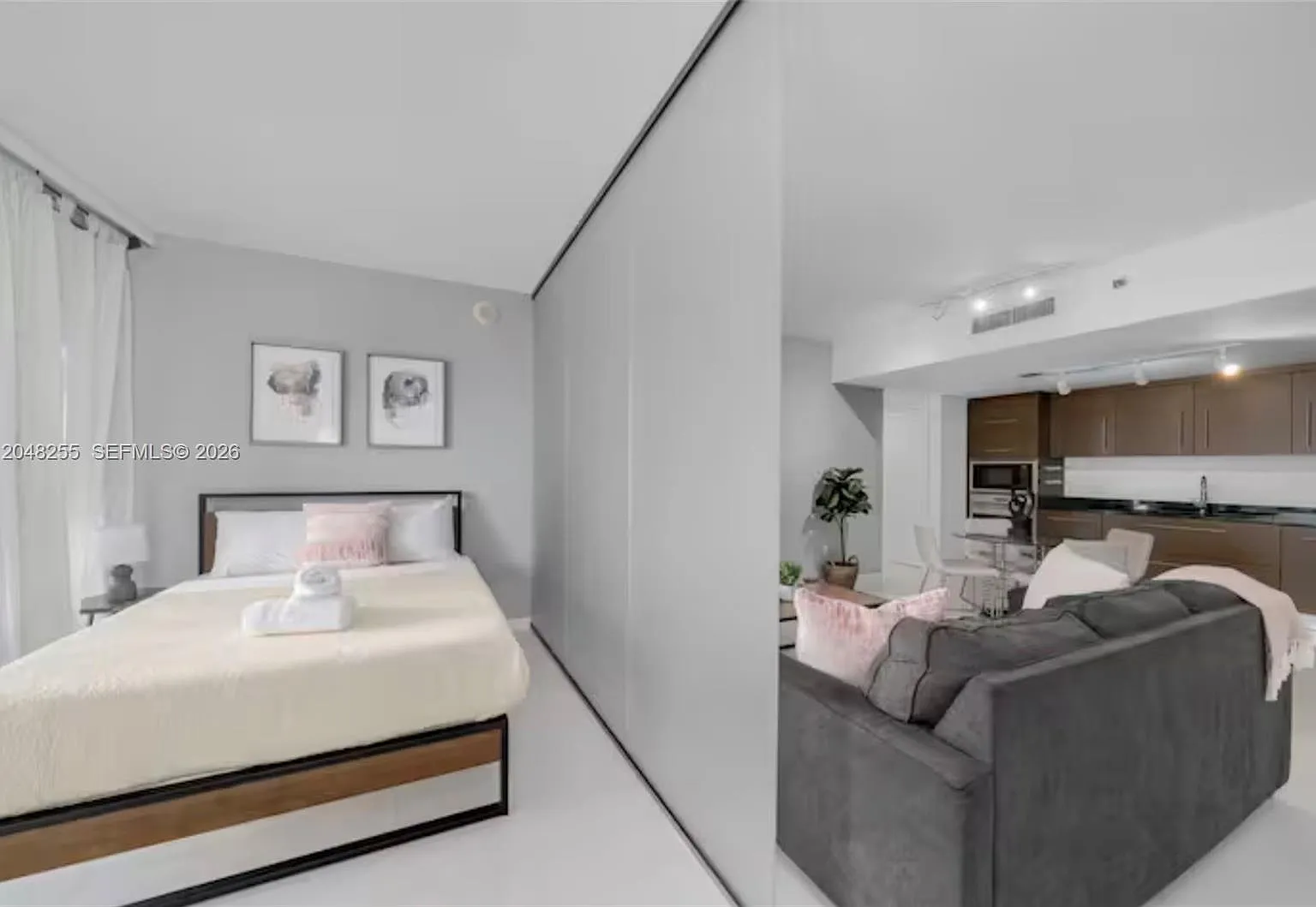 Icon Brickell Condo No 3 — Photo 2