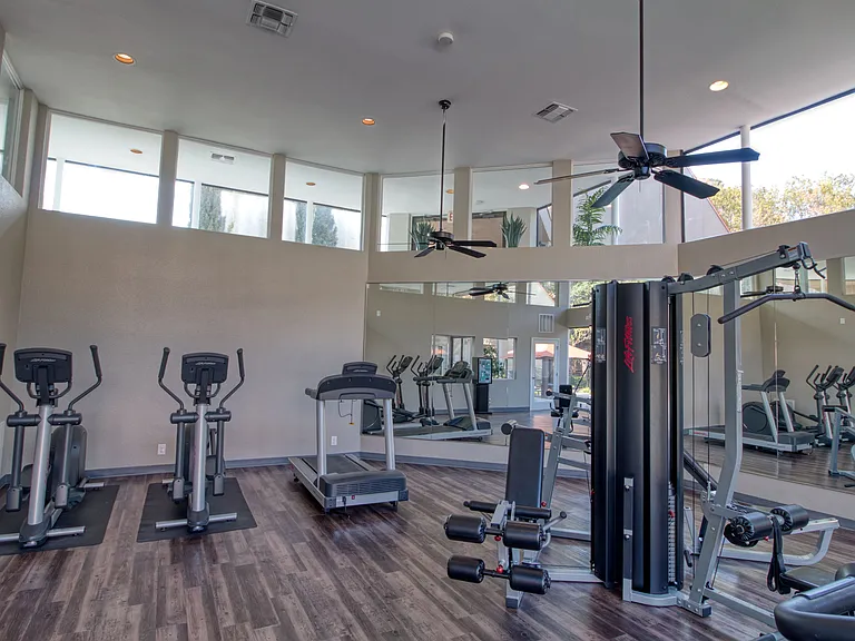 4000 HORIZON HILL APARTMENTS — Photo 19