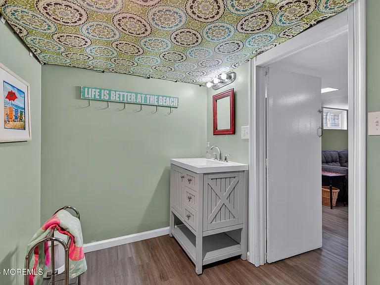 211 Lareine Ave — Photo 27