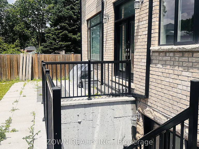 736 Hillview Cres #BASEMENT — Photo 10