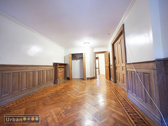 2nd image of 120A Bainbridge St #Garden